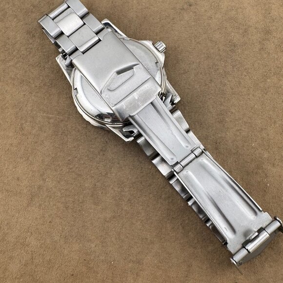 Vintage Eddie Bauer Men's Diving Watch Model LG 0133 Interchangeable straps - Picture 6 of 8